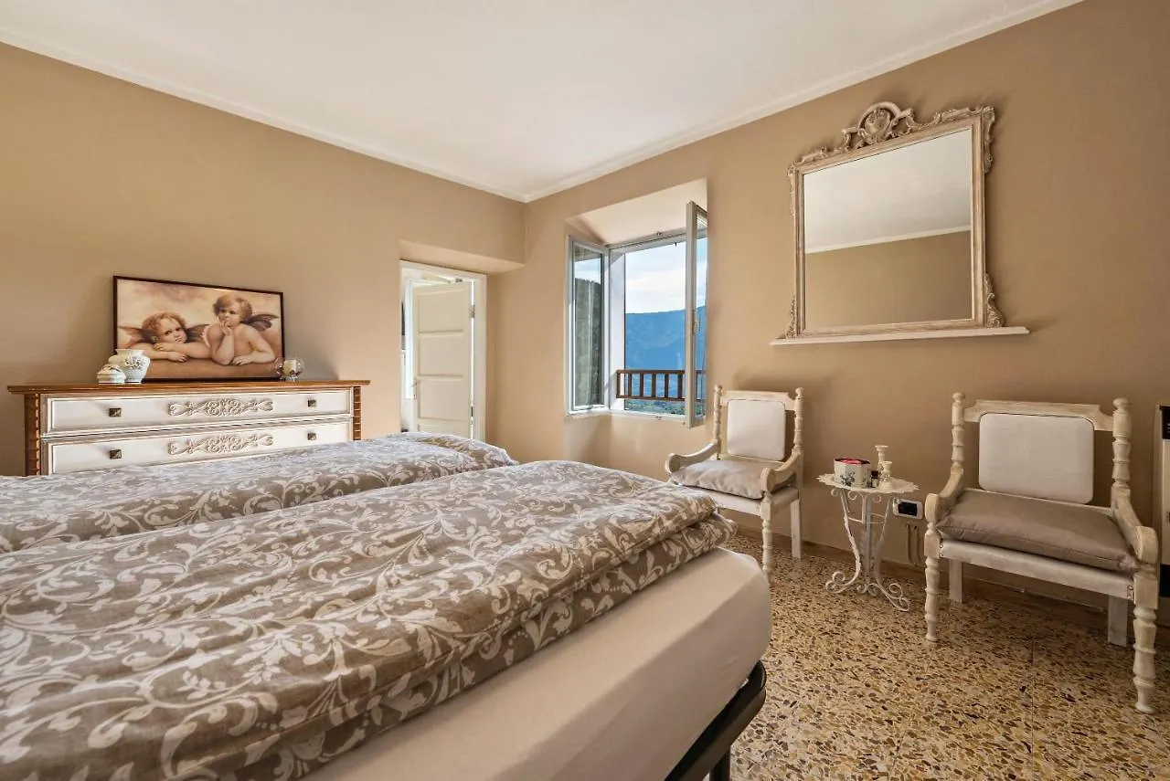 Apartment Casa Vacanze Voiandes Tremosine Italy
